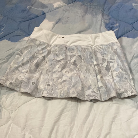 Lululemon skirt - Picture 4 of 6